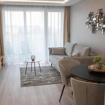Golden Apartment *