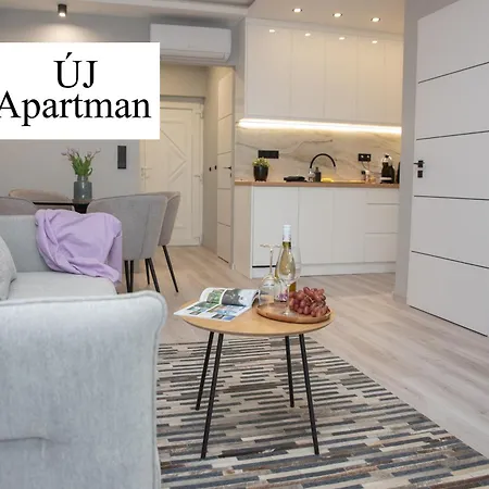Golden Apartment